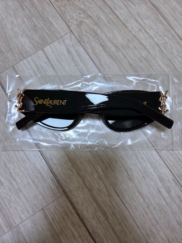 입생로랑 선글라스 새상품 이미지