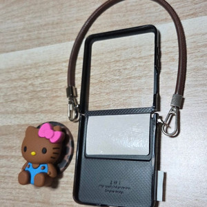 TYREUS 태닝 키티 그립톤 호피 스트랩 갤럭시z플립7 케이스 이미지