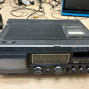 JVC 컬러 TV/라디오/카세트 복합기 이미지