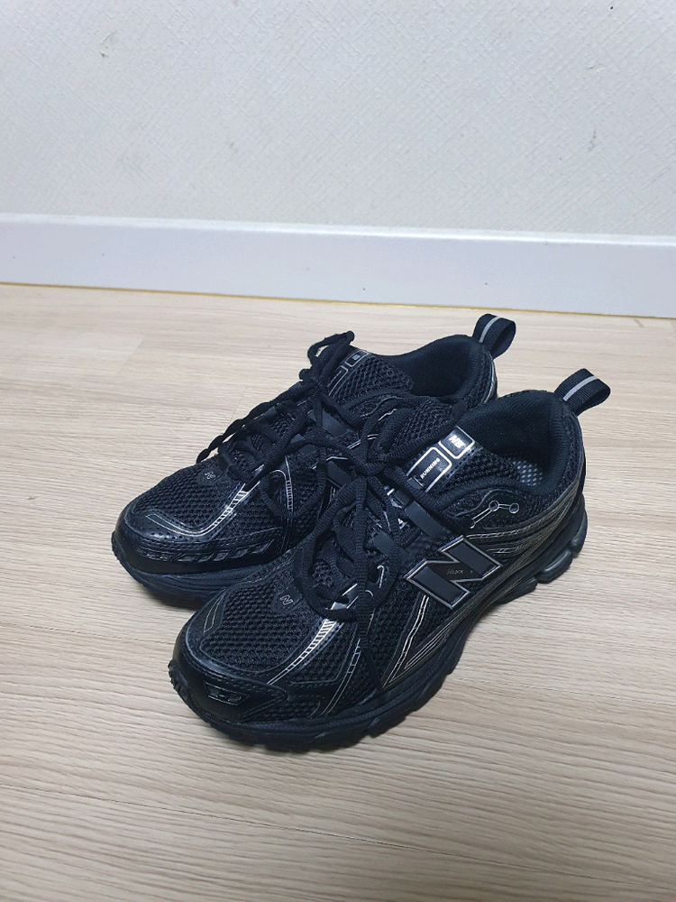 뉴발란스 1906R 블랙 운동화 270 이미지