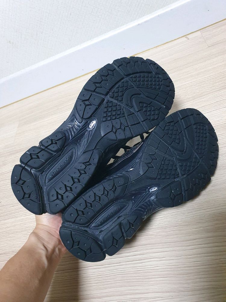 뉴발란스 1906R 블랙 운동화 270 이미지