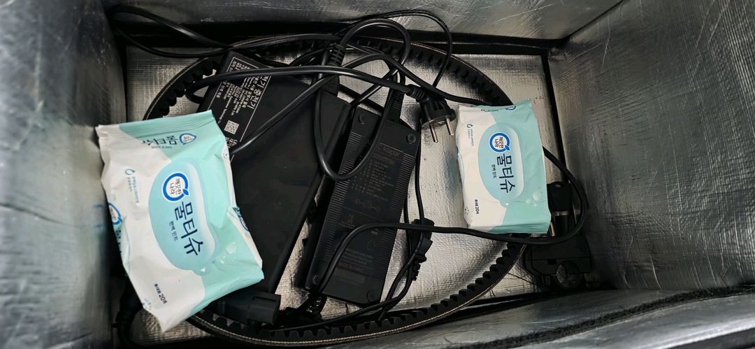 타우러스 es듀얼 배터리2개 흰색 이미지