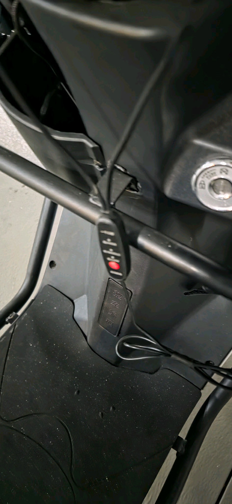 타우러스 es듀얼 배터리2개 흰색 이미지