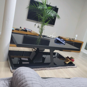 블랙 강화유리 소파 거실 테이블 이미지