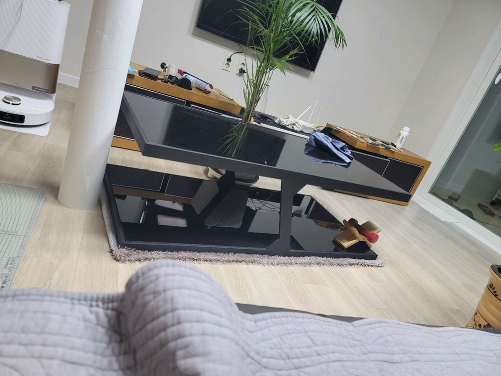 블랙 강화유리 소파 거실 테이블 이미지