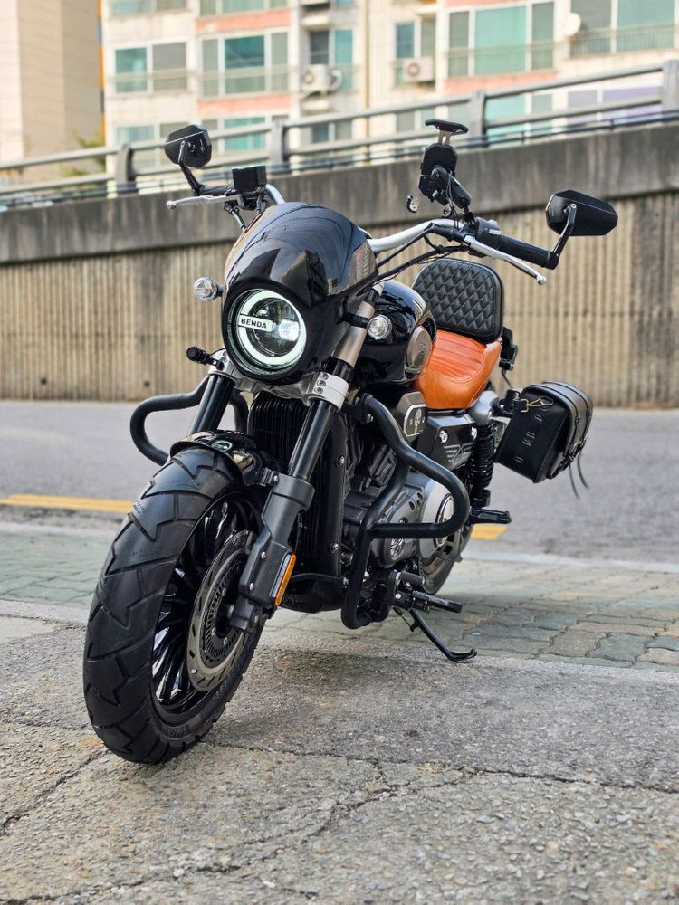 벤다300 KDX300 2024년식 3481KM 1인신조 무사고 신차급매물 오토바이 판매합니다 이미지