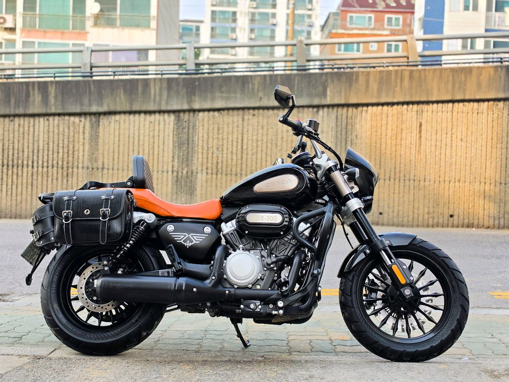 벤다300 KDX300 2024년식 3481KM 1인신조 무사고 신차급매물 오토바이 판매합니다 이미지