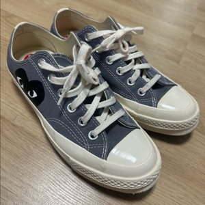 꼼데 그레이 신발 240 팝니다. 이미지