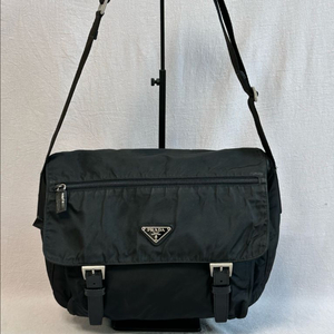 프라다 테수토 포코노 나일론 원포켓 메신저백 이미지