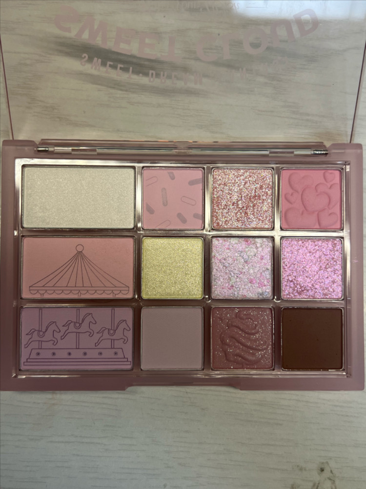 클리오 쉐이드 앤 섀도우 팔레트 05 솜사탕랜드 이미지