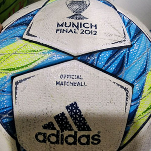 11 12시즌 챔스 아디다스 축구공 오피셜 매치볼 이미지