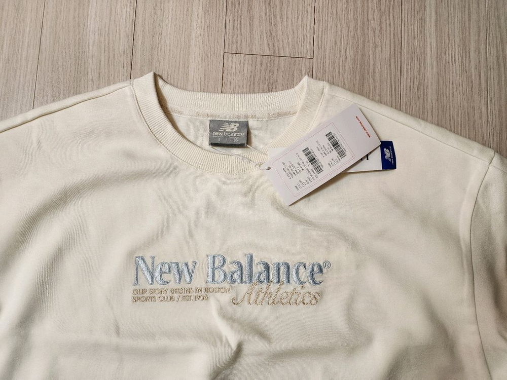 뉴발란스 여성 세미 크롭 맨투맨 S 이미지