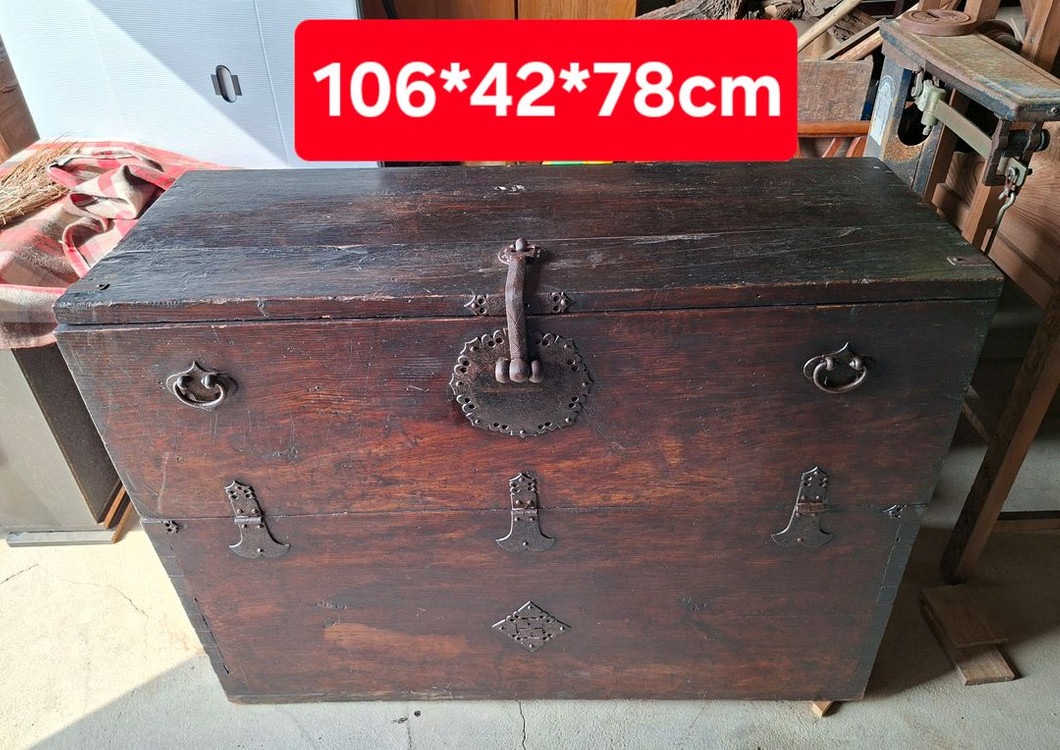 옛 반닫이 고가구 이미지