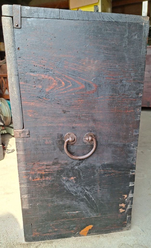 옛 반닫이 고가구 이미지