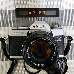 미놀타 XD-5 필름카메라 1.4 단렌즈 장착 이미지
