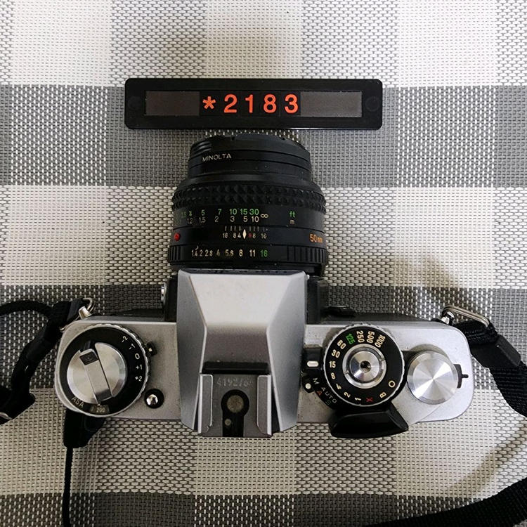 미놀타 XD-5 필름카메라 1.4 단렌즈 장착 이미지