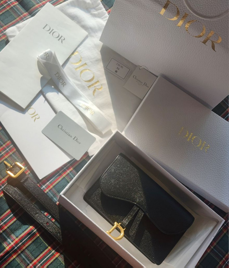 디올 Dior 미니 새들 가방 파우치 스트랩 정품 이미지