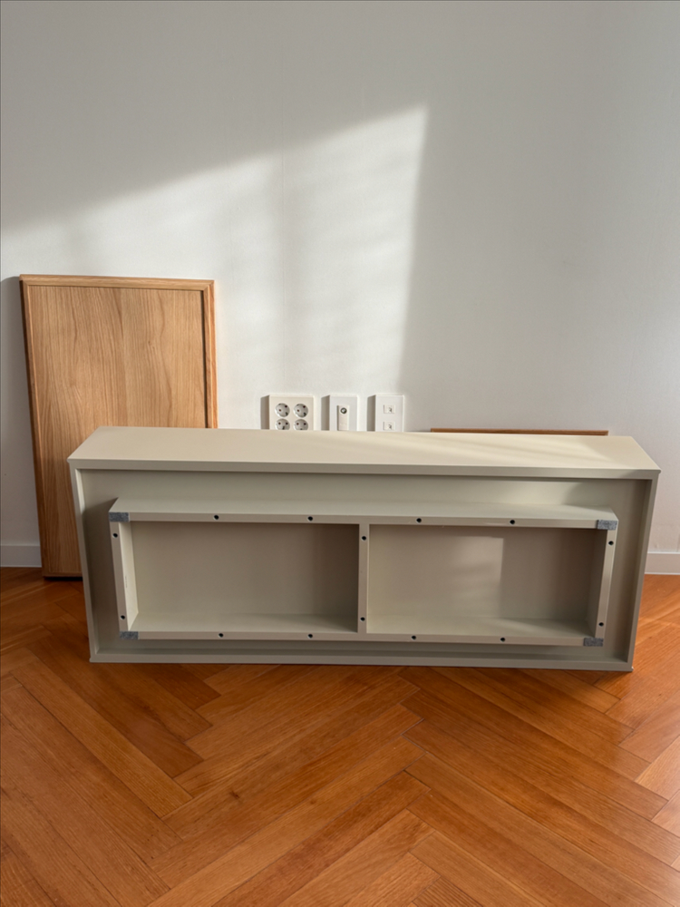 잭슨카멜레온 테노 소파 테이블 Teno Sofa Table 이미지