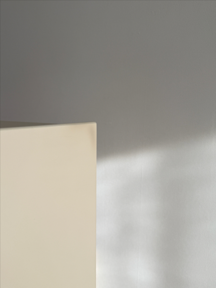 잭슨카멜레온 테노 소파 테이블 Teno Sofa Table 이미지