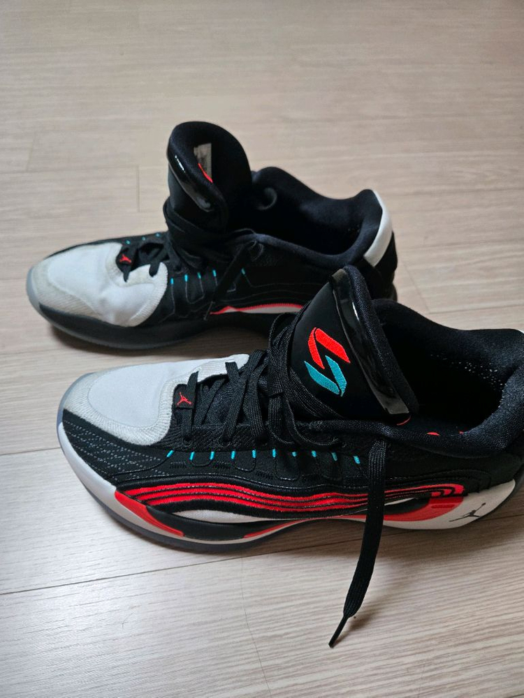 농구화 나이키 루카4 사이즈 295(11.5) 이미지