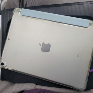 아이패드프로 2세대10.5인치 64GB + 케이스 이미지