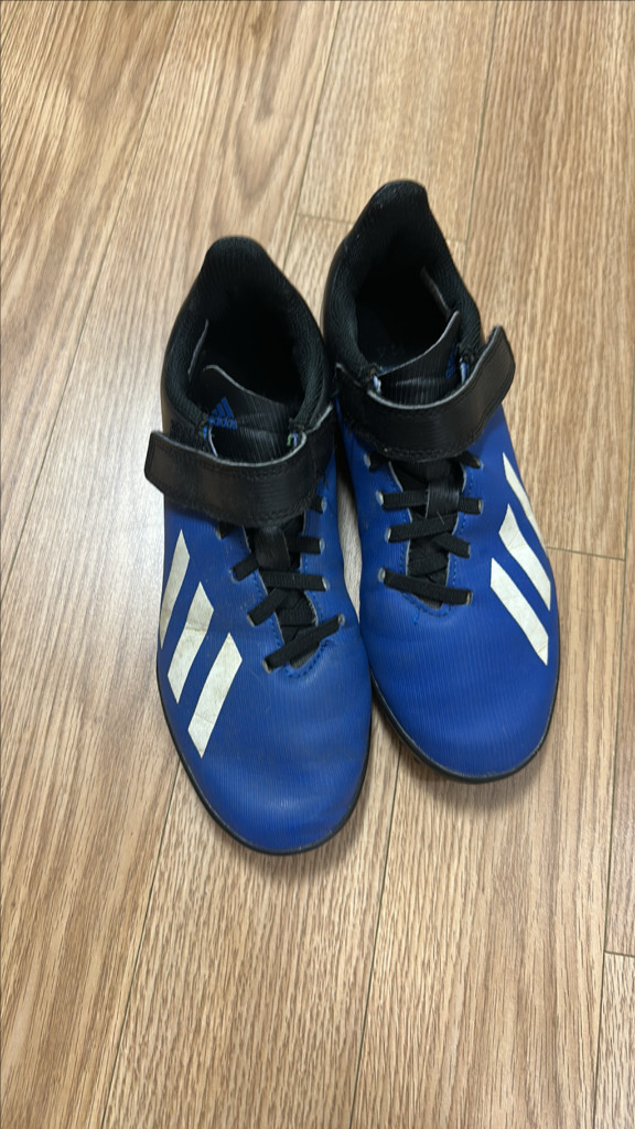 아디다스 키즈 풋살화 축구화 215사이즈 이미지