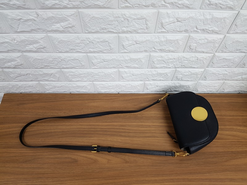 오야니 로티새들 크로스백 이미지