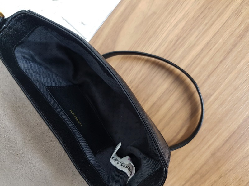 오야니 로티새들 크로스백 이미지