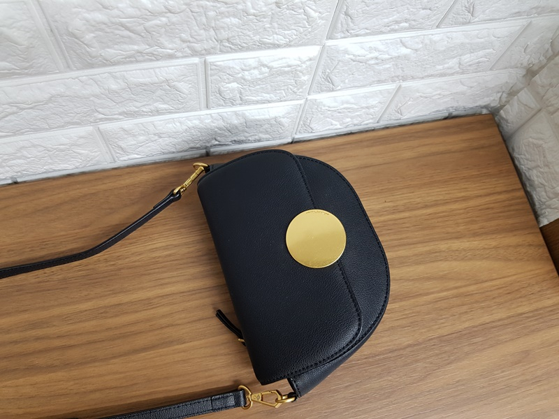 오야니 로티새들 크로스백 이미지