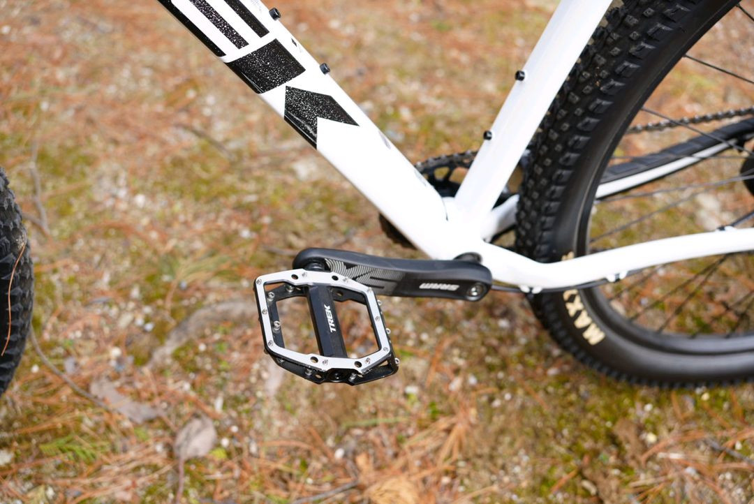 2025 트렉 마린7 3세대 화이트 L사이즈 S급 컨디션 이미지