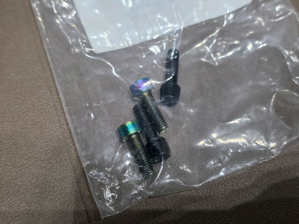 자전거 용품 가방 바엔드 바테잎 물통 볼트 스템볼트 젤쿠션 안장 자전거 이미지