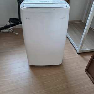 LG 이동식에어컨 듀얼인버터 팝니다 설치키트포함 PQ07DCWDN 이미지