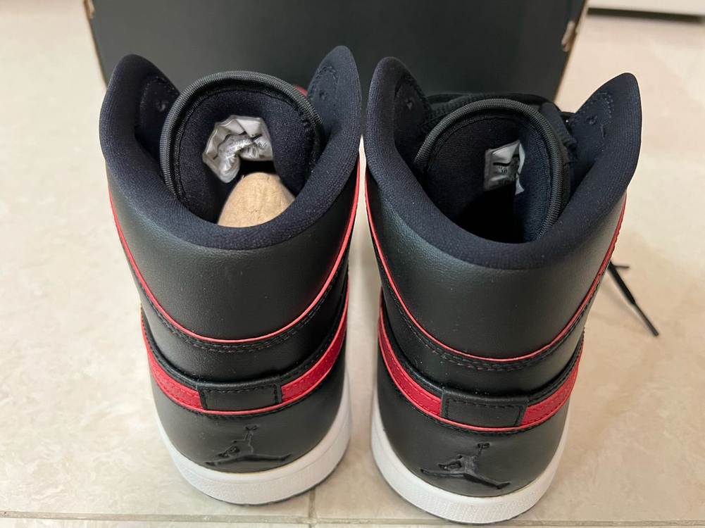 [새상품]나이키 에어 조던 1 미드 블랙 팀레드 280 단종색상 이미지