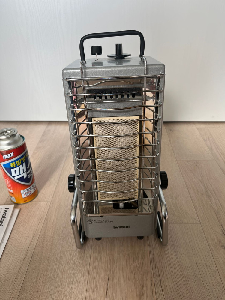 이와타니 CB-7 휴대용가스히터 포터블히터 미니히터 캠핑 낚시 글램핑 차박 이미지