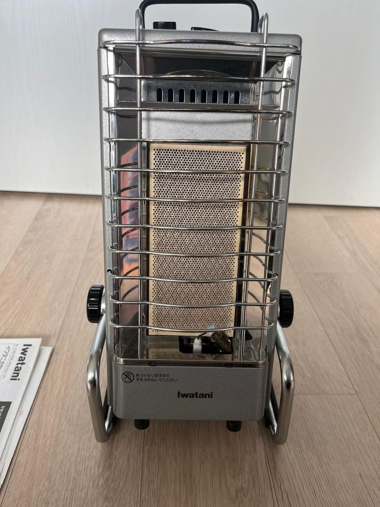 이와타니 CB-7 휴대용가스히터 포터블히터 미니히터 캠핑 낚시 글램핑 차박 이미지