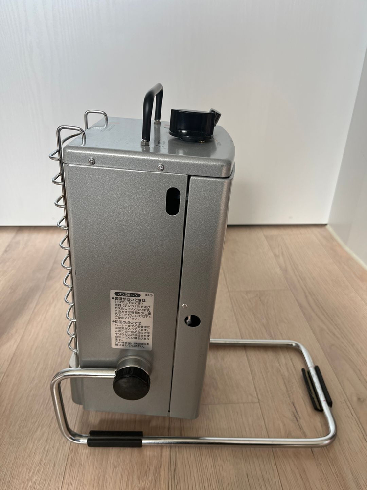 이와타니 CB-7 휴대용가스히터 포터블히터 미니히터 캠핑 낚시 글램핑 차박 이미지