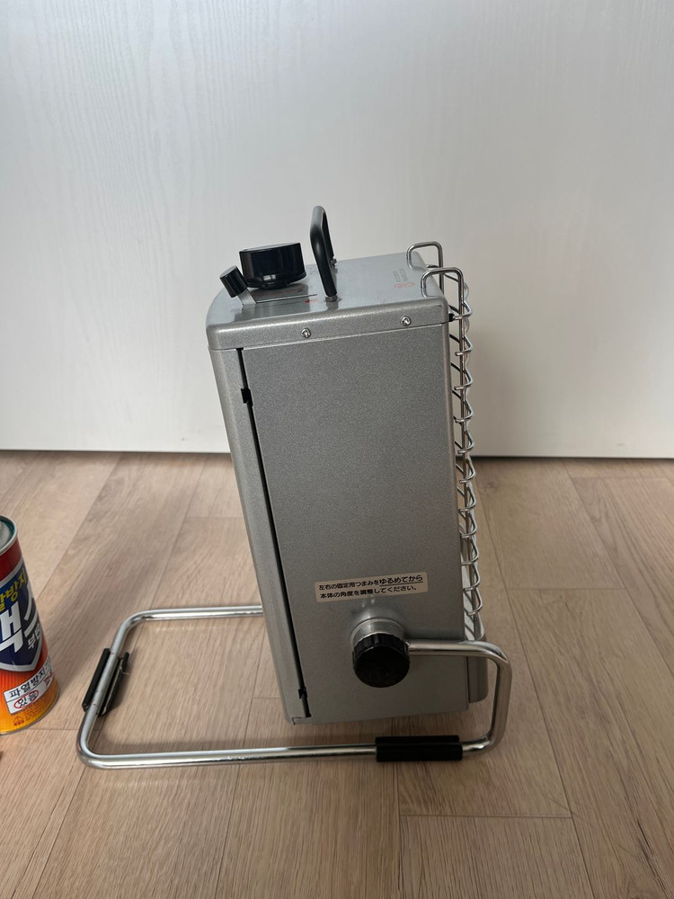 이와타니 CB-7 휴대용가스히터 포터블히터 미니히터 캠핑 낚시 글램핑 차박 이미지