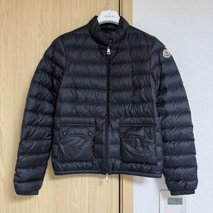 [1] 25 / 26 몽클레어 란스 Lans 패커블 숏패딩 경량패딩 블랙 이미지