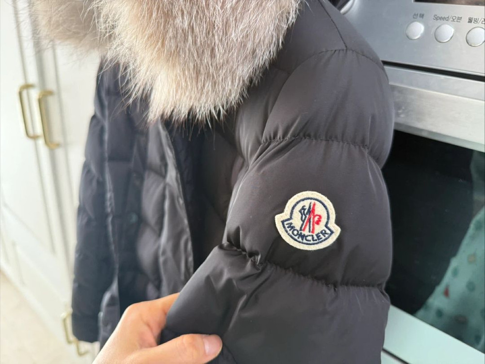 [0] 21 / 22 몽클레어 클로에 Khloe 롱패딩 블랙 (폭스퍼) 이미지