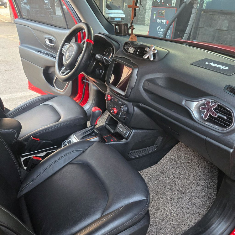 중형 SUV 지프 레니게이드 2020년식 이미지