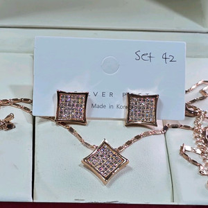 큐빅셋팅 핸드메이드 목걸이 와 귀걸이 셋트 이미지