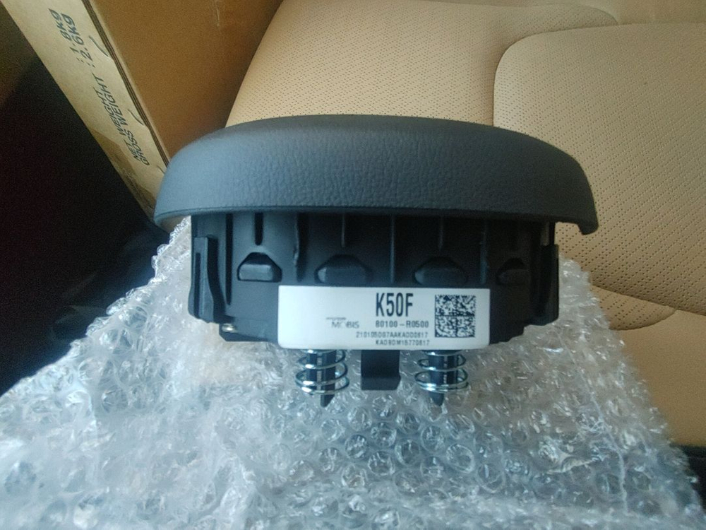 카니발 차량 KA4 4세대 핸들 K50F 에어백 부품입니다 이미지