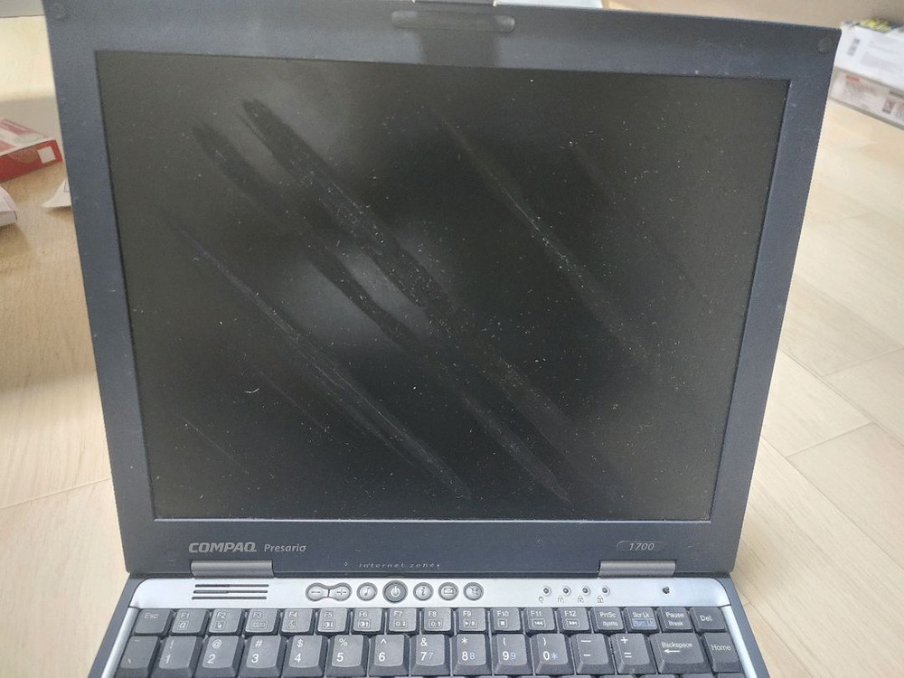 Compaq 펜티엄3 노트북 이미지
