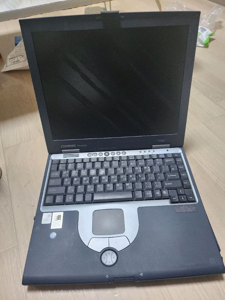 Compaq 펜티엄3 노트북 이미지