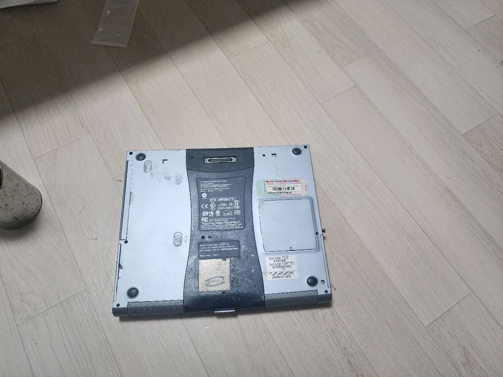 Compaq 펜티엄3 노트북 이미지