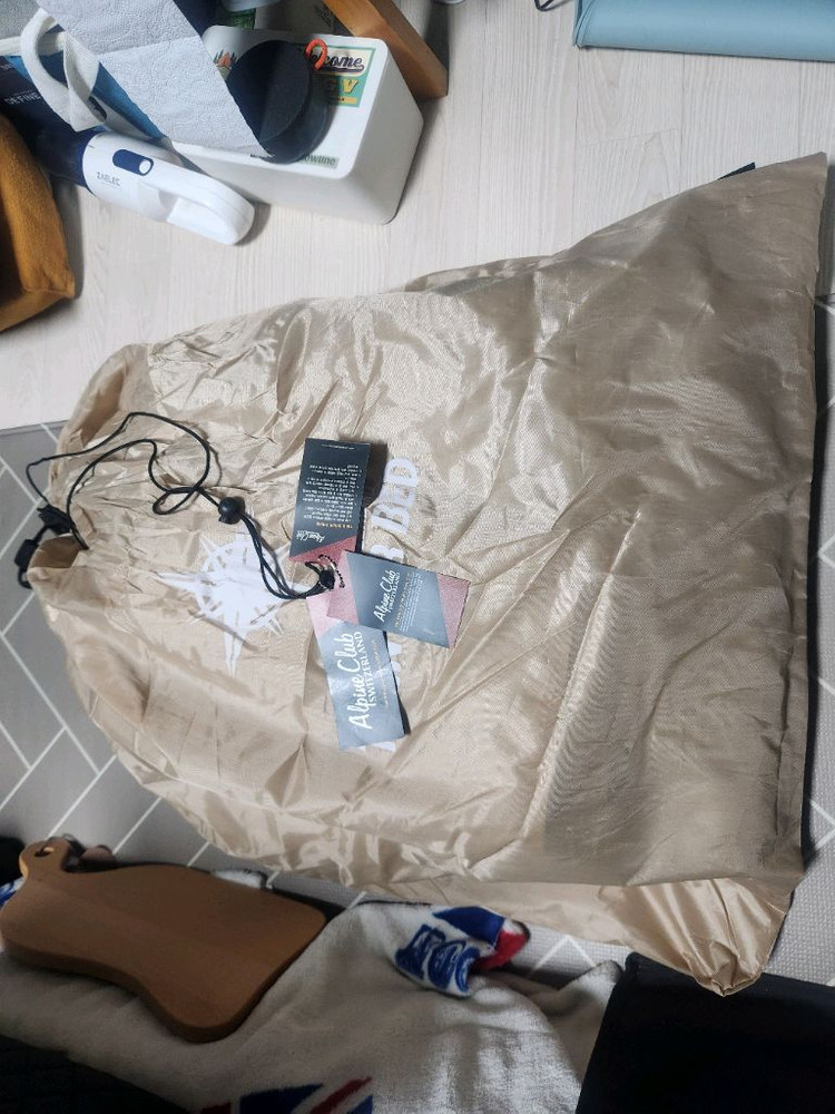 스위스알파인클럽 아틀라스 트윈 에어매트 하나만 팝니다 이미지