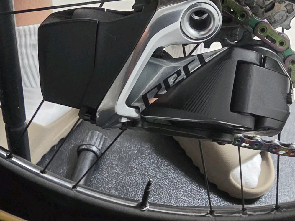 23년식 써벨로S5 파이브블랙 스램레드 완차판매 이미지