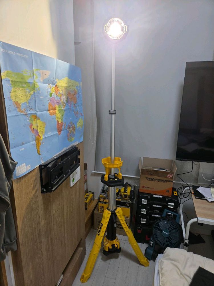 밀워키 디월트 스탠드 투광기 M18 SAL DCL079N 작업등 위크라이트 이미지