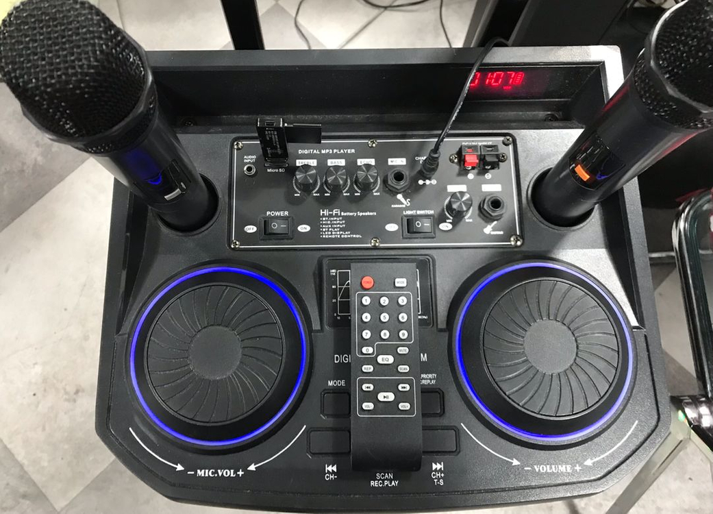 AVCROWNS CH-126 이동식스피커 이미지