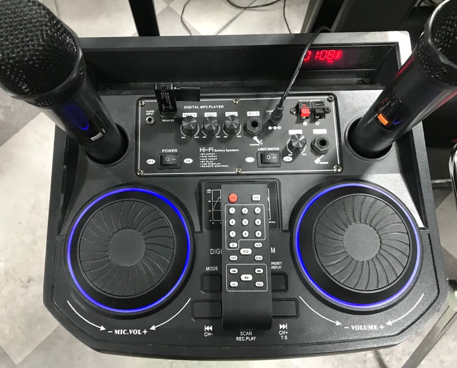 AVCROWNS CH-126 이동식스피커 이미지